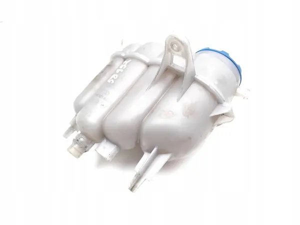 Audi A4 Voorruit Wisserreservoir 2016 OEM image 2