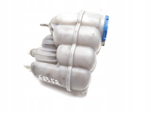 Audi A4 Voorruit Wisserreservoir 2016 OEM image 6