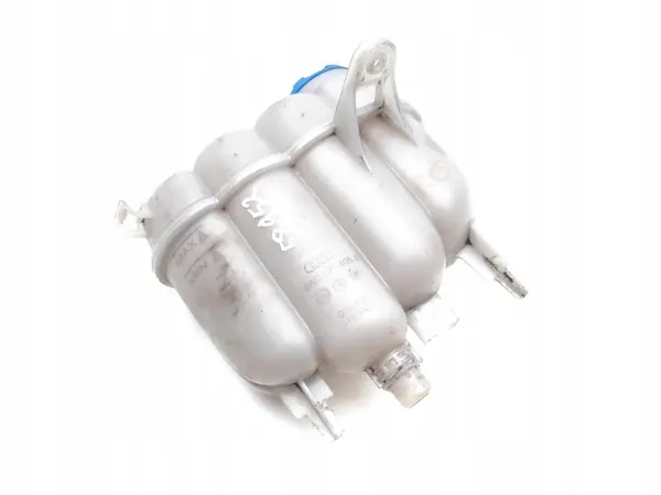 Audi A4 Voorruit Wisserreservoir 2016 OEM image 9