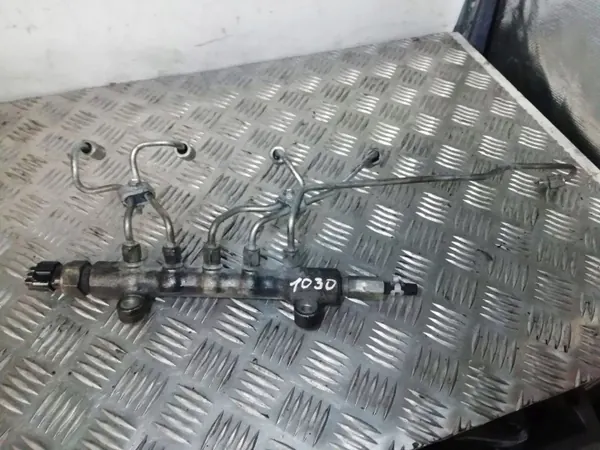 Kraftstoffverteiler Toyota Corolla Verso OEM 6121 image 3