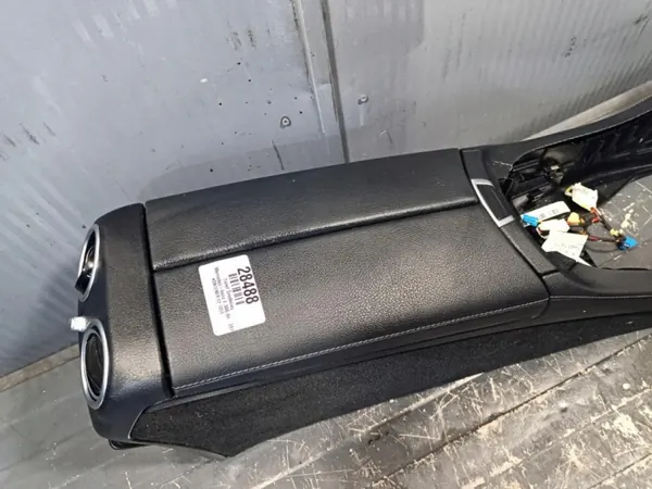 Mittkonsol armstöd OEM Wrakowisko-28488- image 4