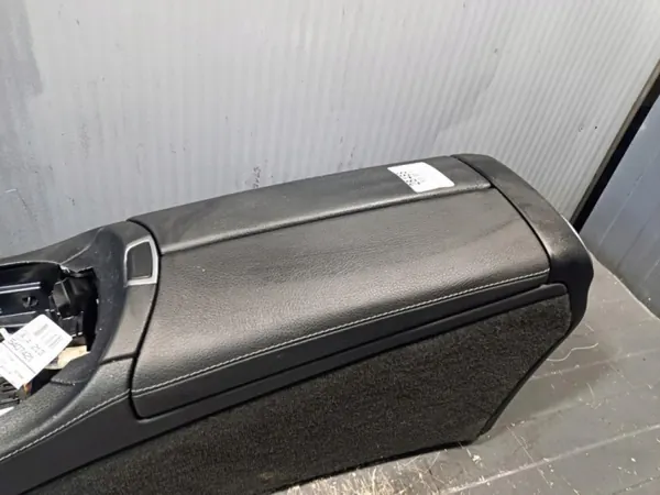 Mittkonsol armstöd OEM Wrakowisko-28488- image 7