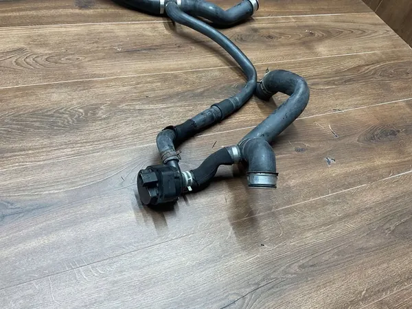 Vattenpump Mercedes-Benz A2118350028 image 2