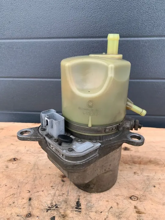 Styrpump OEM 4N513K514DP för Volvo V50/S40 image 2