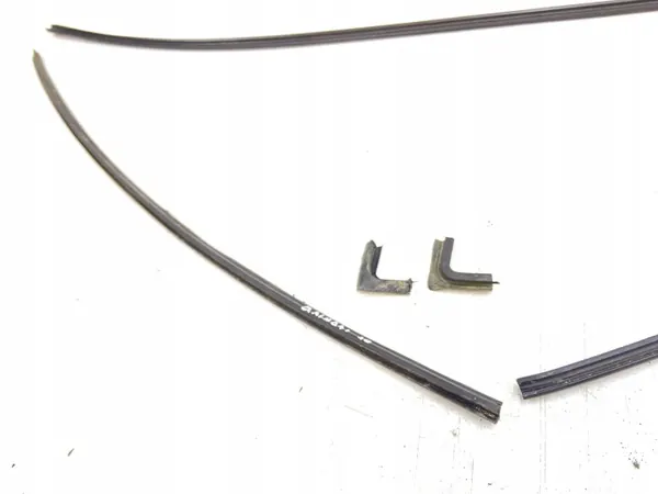 Joint de Pare-brise Avant OEM pour Nissan Qashqai I J10 image 3