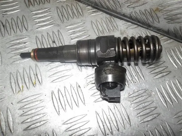 Pompe d'injection OEM 038130073BN pour 1.9 TDI BLS image 2