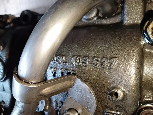 Olje pump VW Audi 2.0 TDI | 03L103537 image 3