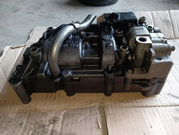 Olje pump VW Audi 2.0 TDI | 03L103537 image 7