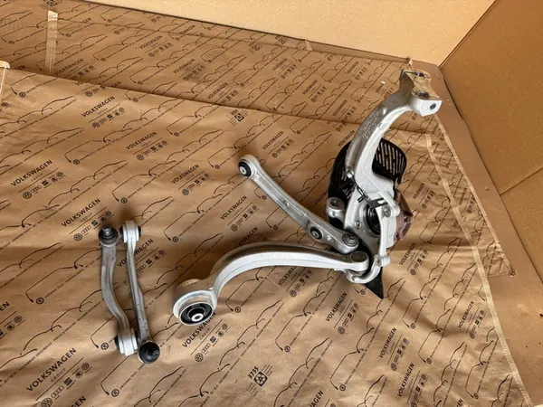 AUDI A8 S8 D5 4N Mozzo Sterzo Sinistro Anteriore OEM 4N0407242B image 2