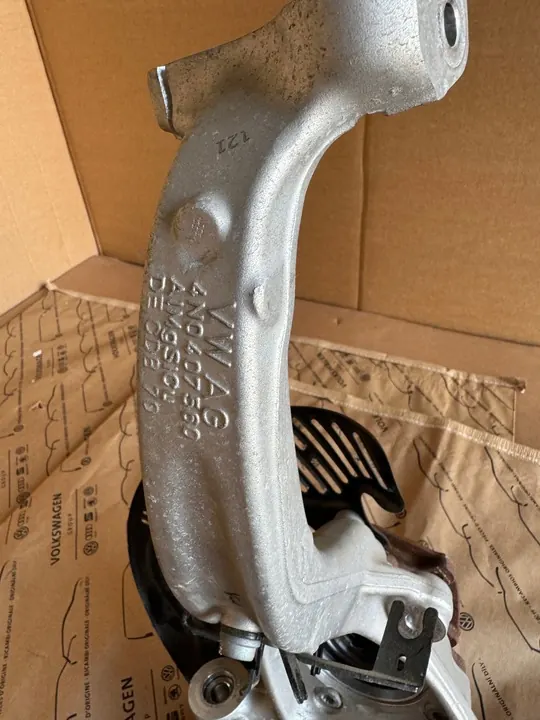 AUDI A8 S8 D5 4N Mozzo Sterzo Sinistro Anteriore OEM 4N0407242B image 5