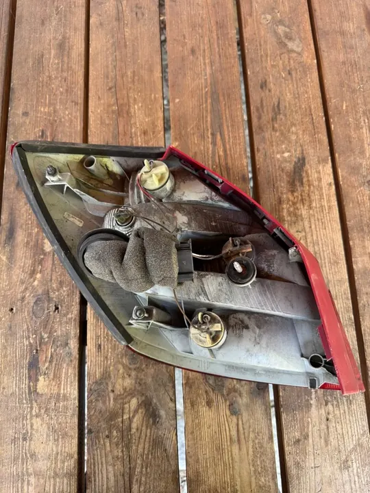 SKODA FABIA II KOMBI Lámpara Trasera Derecha 5J6945112A image 4