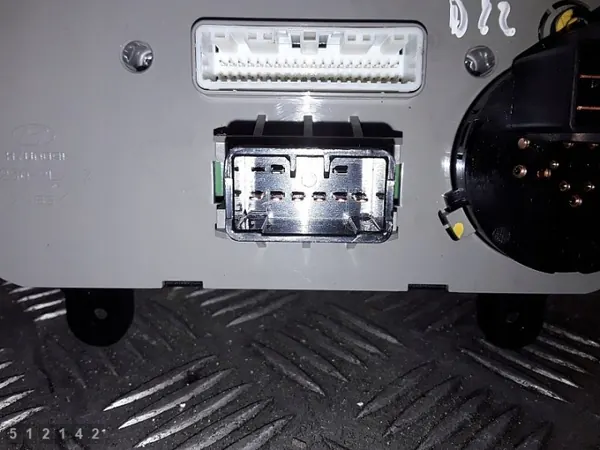 Hyundai Klimasteuermodul OEM 972502LXXX - Gebraucht image 4