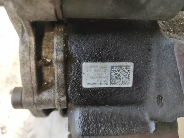 Skoda OE 03L130755E ruiskutuspumppu käytetty image 6