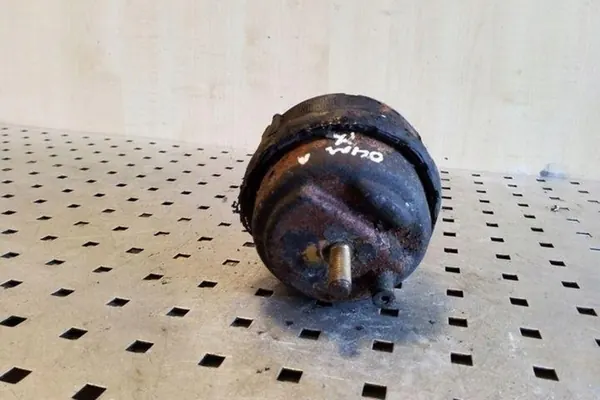 Soporte de motor VOLVO V70 II 2.4L diésel 8624754 image 3