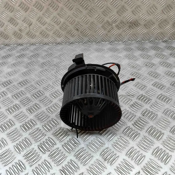 Renault OE 7701067982 Motor de aquecimento image 2