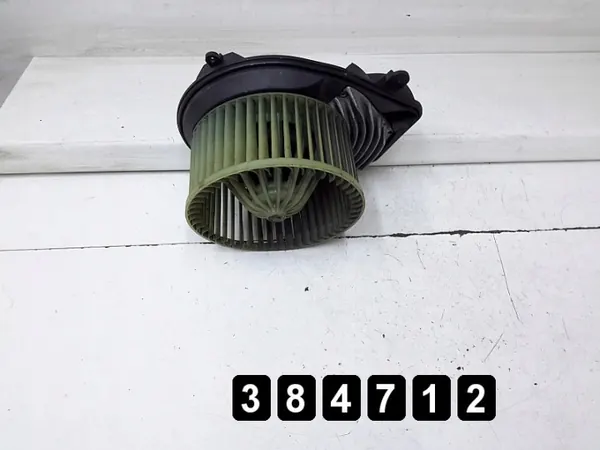 VW Passat Lämmityspuhallin OEM AM-384712 Käytetty image 3