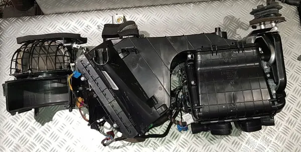 AUDI Q7 4L LIFT Verwarmingsunit 4L1820003AD image 3