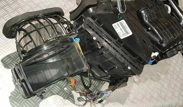 AUDI Q7 4L LIFT Verwarmingsunit 4L1820003AD image 6