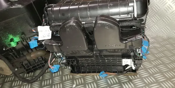 AUDI Q7 4L LIFT Verwarmingsunit 4L1820003AD image 8