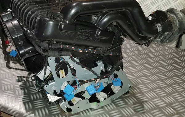 AUDI Q7 4L LIFT Verwarmingsunit 4L1820003AD image 9