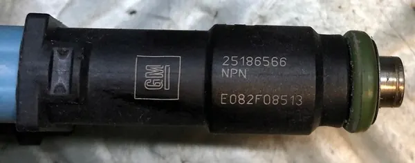 CHEVROLET SPARK M300 1.2 B Injectoren 96800843 Rail image 4