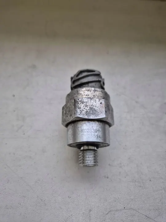 OEM 51255140010 Luchtcompressor druksensor image 2