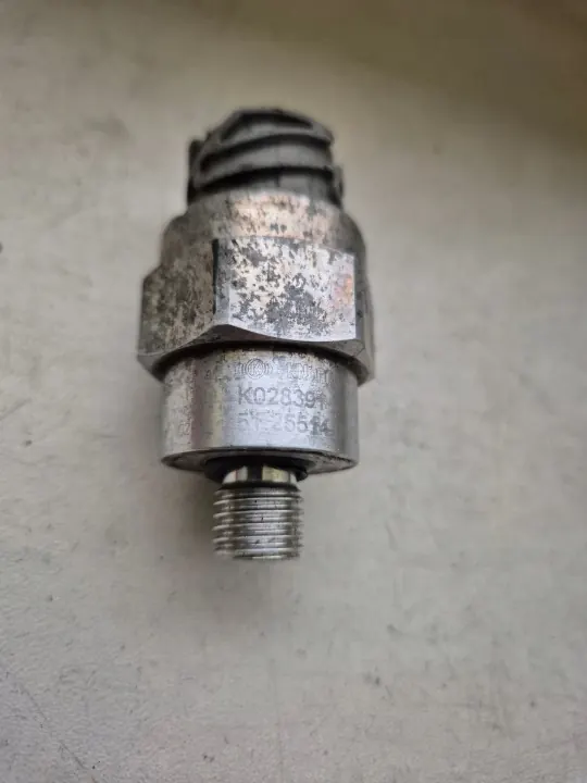 OEM 51255140010 Luchtcompressor druksensor image 4