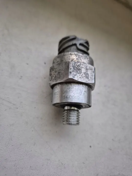 OEM 51255140010 Luchtcompressor druksensor image 5