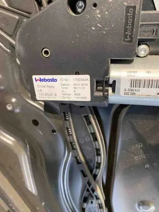 BMW 7 G11 G12 Kattoikkuna Kokonaisuus OEM 7368119 image 7