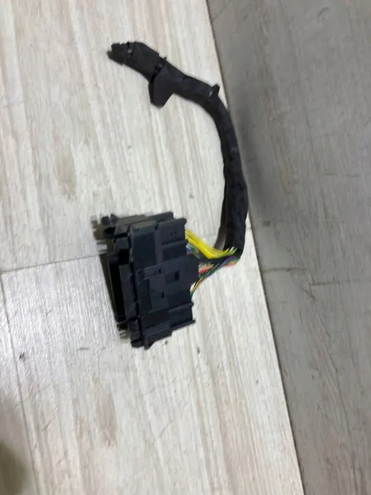 Fiche de pilier de porte Chevrolet Camaro 2017 OEM image 2
