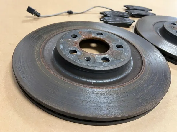 Discos de Freio Traseiros AUDI Q5 80A 330 mm 80A615601C image 3