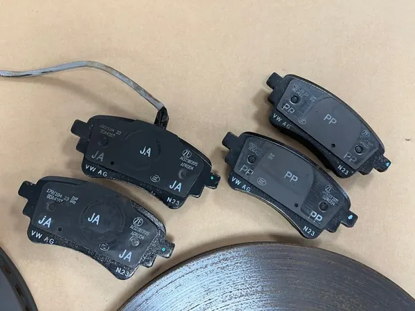 Discos de Freio Traseiros AUDI Q5 80A 330 mm 80A615601C image 4