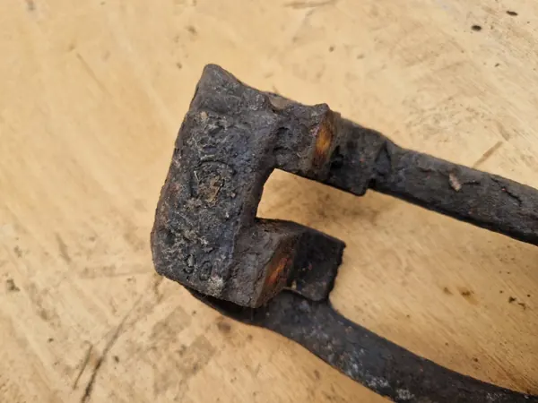 OEM JARZMO ZACISKU LEWY TYŁ IVECO DAILY IV 06- 2.3 HPI 120MM image 3