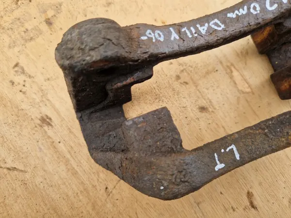 OEM JARZMO ZACISKU LEWY TYŁ IVECO DAILY IV 06- 2.3 HPI 120MM image 8