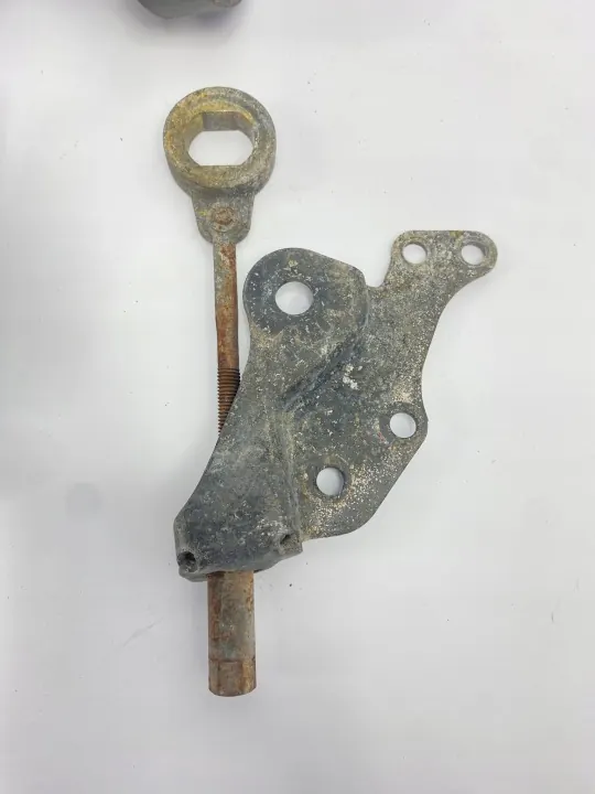Tensor de Correa Mercedes W124 OEM 1032021140 image 6