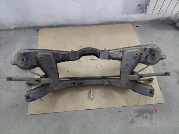FORD KUGA MK1 Achtertrekhaak OEM - Gebruikt image 2