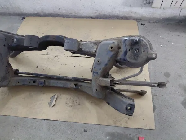 FORD KUGA MK1 Achtertrekhaak OEM - Gebruikt image 3