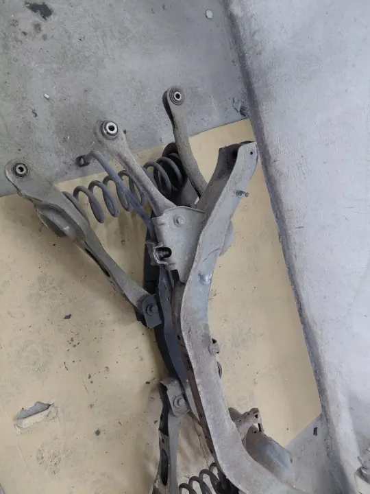FORD KUGA MK1 Achtertrekhaak OEM - Gebruikt image 4
