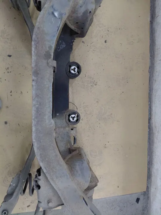 FORD KUGA MK1 Achtertrekhaak OEM - Gebruikt image 6