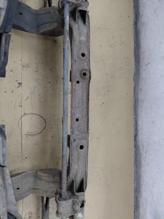 FORD KUGA MK1 Achtertrekhaak OEM - Gebruikt image 9