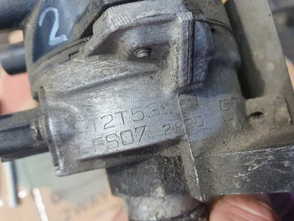 Bobina de encendido T2T53871 FZ07 2820 S7 - Usada image 5