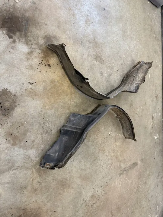 Front Right Wheel Arch Mercedes S-Class W126 1980-1991 OEM image 2