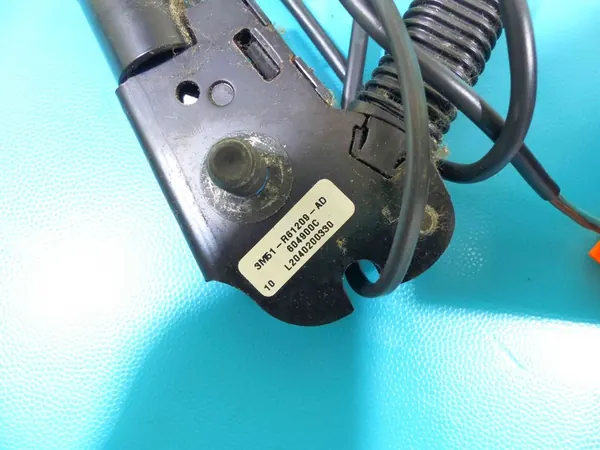 Left Front Seatbelt Buckle Ford C-Max image 4