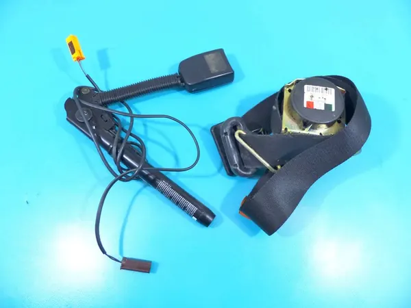 Left Front Seatbelt Buckle Ford C-Max image 5