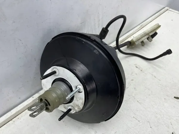 Pompe à frein Ford C-Max MK2 OEM AV61-2B195-KE image 6