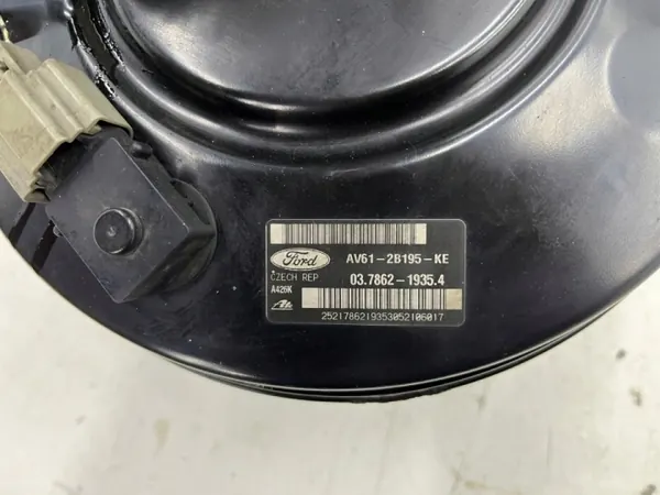 Pompe à frein Ford C-Max MK2 OEM AV61-2B195-KE image 7