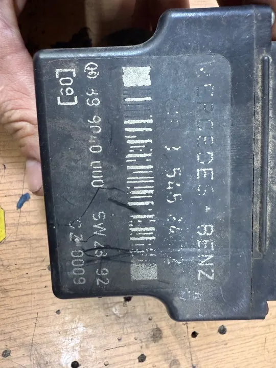 Gloeiplug relais Mercedes W124 image 2