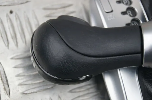 Infiniti QX70 FX50 Schaltknauf-Manschette OEM image 3
