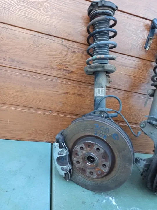 Snodo Ammortizzatore Anteriore VW Passat B6 B7 CC 3C image 3