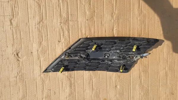 Griglia paraurti destra Toyota Rav4 IV image 2